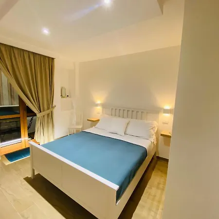 فندق مبيت وإفطار Selaavi Stabia 4*